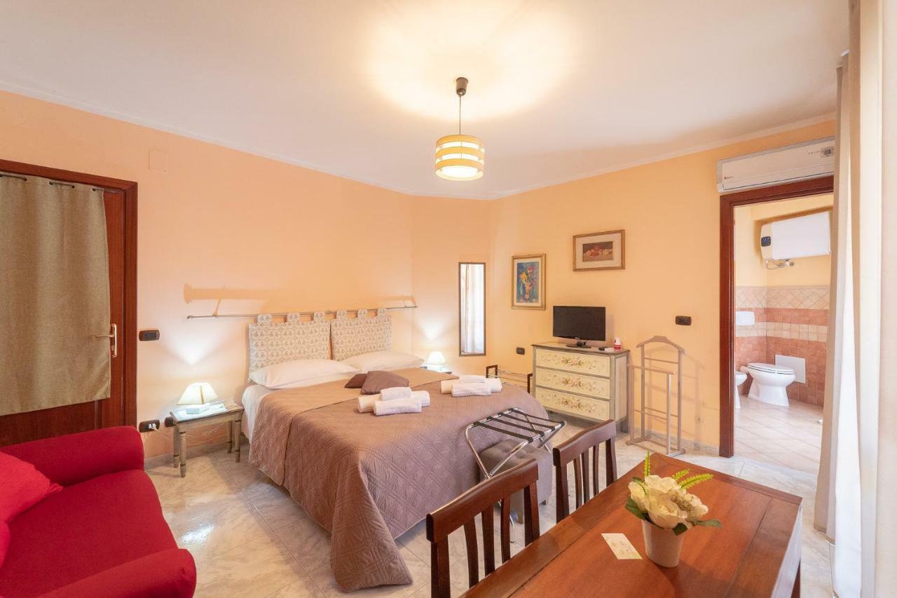 La Rosa - Elegant Rooms Сассарі Екстер'єр фото