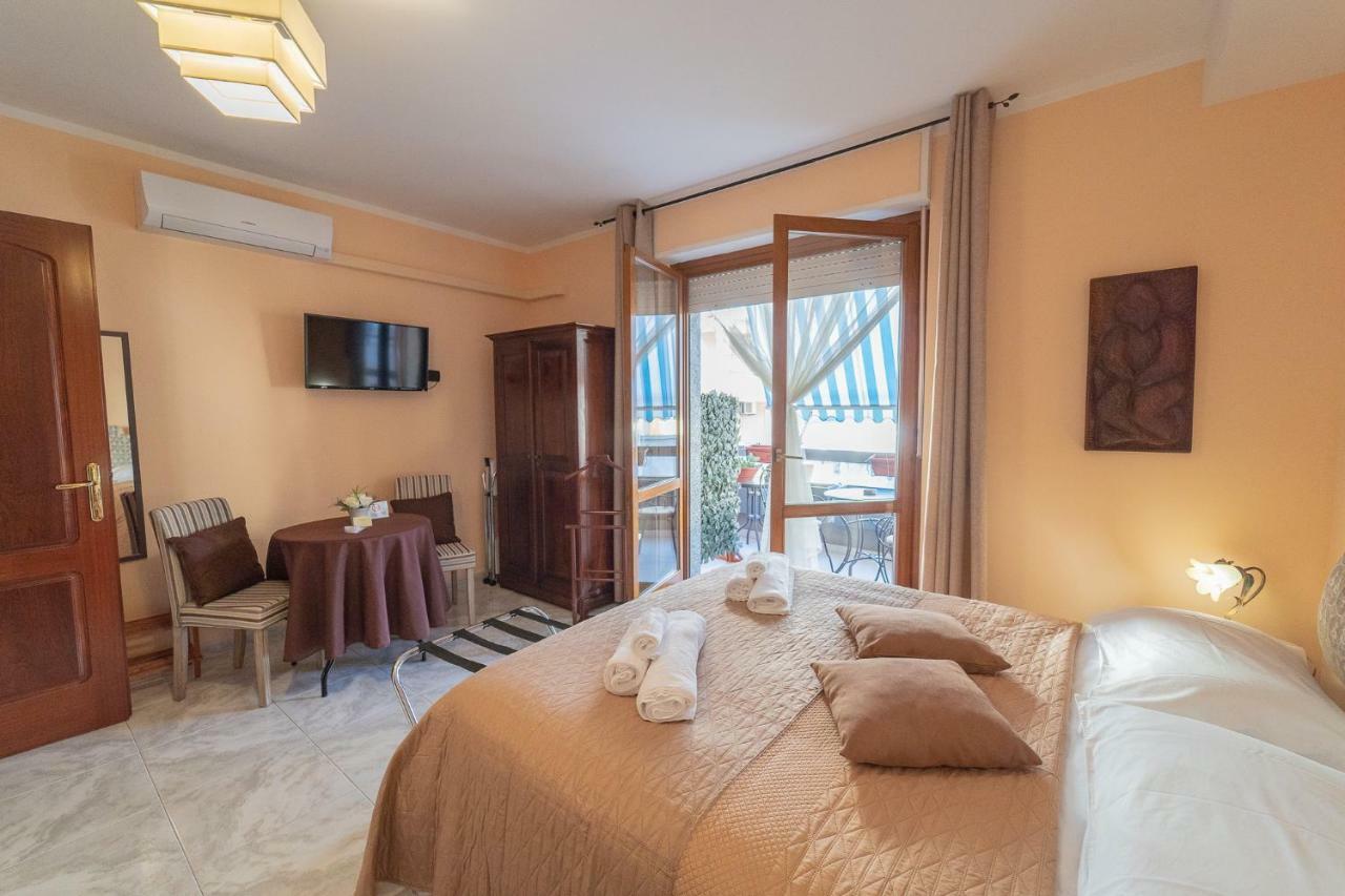 La Rosa - Elegant Rooms Сассарі Екстер'єр фото